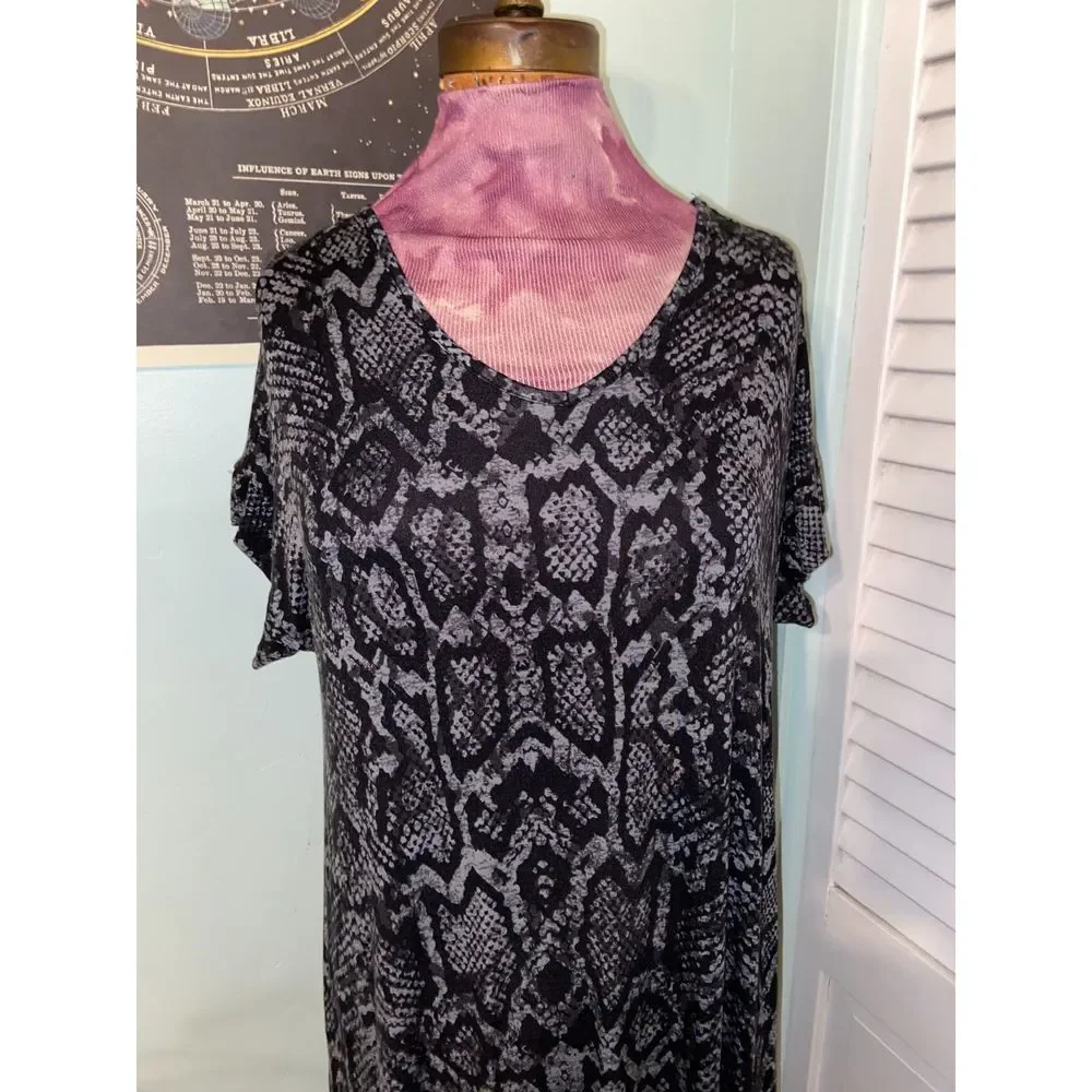 LuLaRoe Black & Gray Snake Print Short Sleeve Maxi Dress - M - Picture 2 of 6